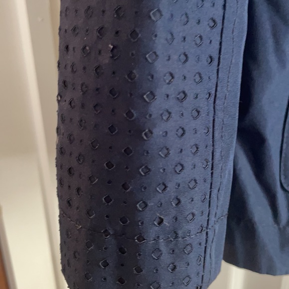 Fall into this navy blue wind and water-resistant jacket - Picture 2 of 6